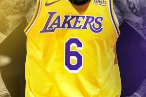 从詹姆斯换号说起，湖人队还有哪些名将换过号码？