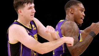 Kaiyun开云中国官网-拒绝凑热闹！湖人无意追逐欧文哈登 留双星是关键