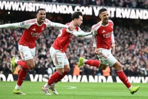 开云网页版中国官网-【复盘】“挤地铁”挤出3分 不太行的枪手5分领跑就行