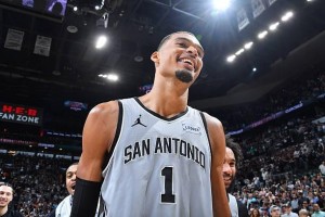 Kaiyun中国官网-文班亚马常规赛数据：场均25分11.5篮板3.1盖帽，蝉联盖帽王