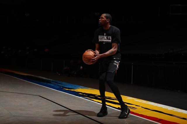 1612581403205099762.jpg EtgXeTVWYAAEwJi.jpg